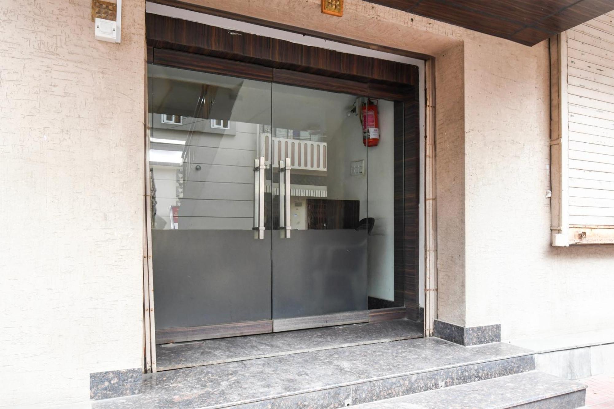 Super Townhouse Harmu Road Formerly Elite City 兰契 外观 照片