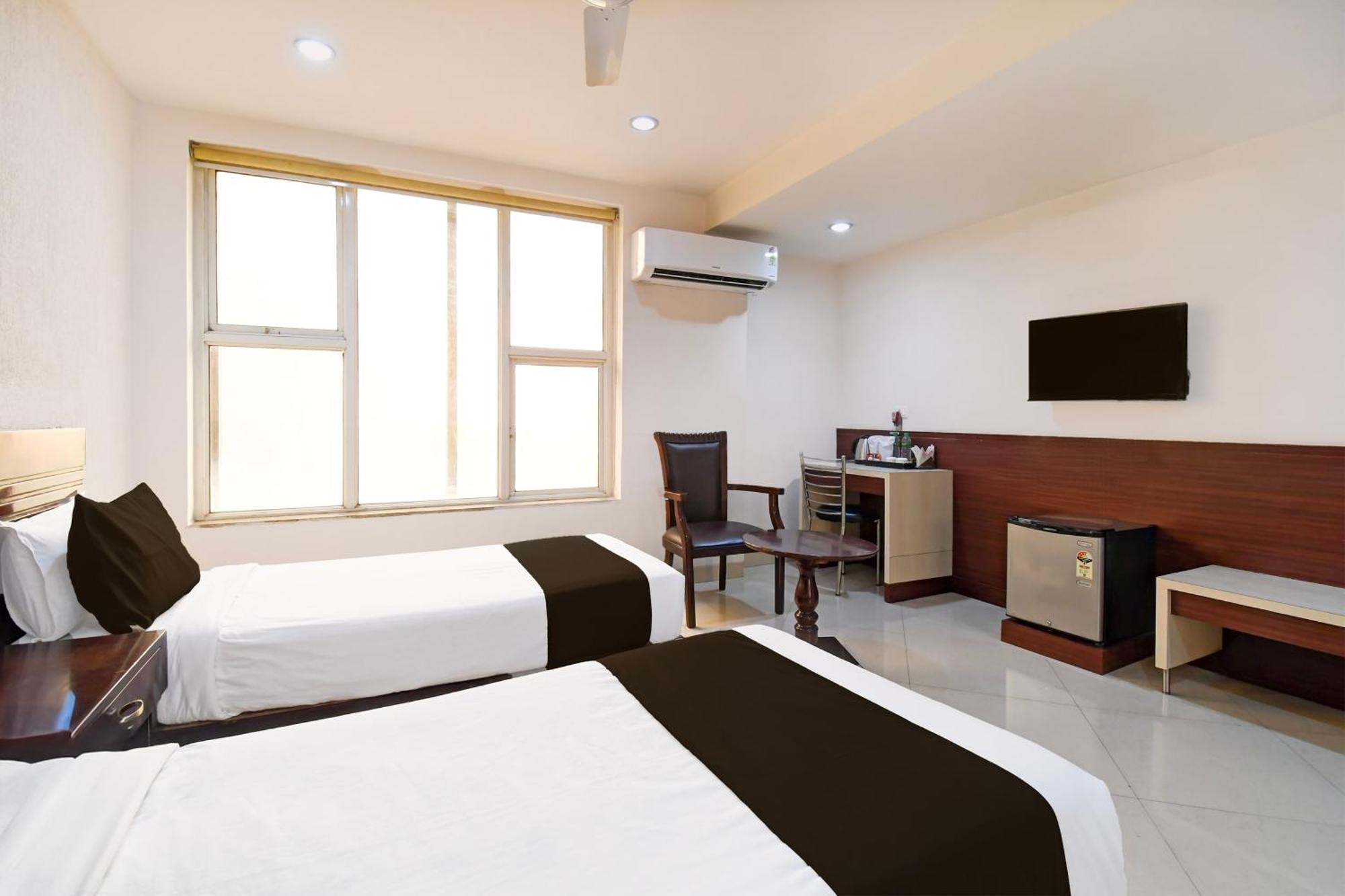 Super Townhouse Harmu Road Formerly Elite City 兰契 外观 照片