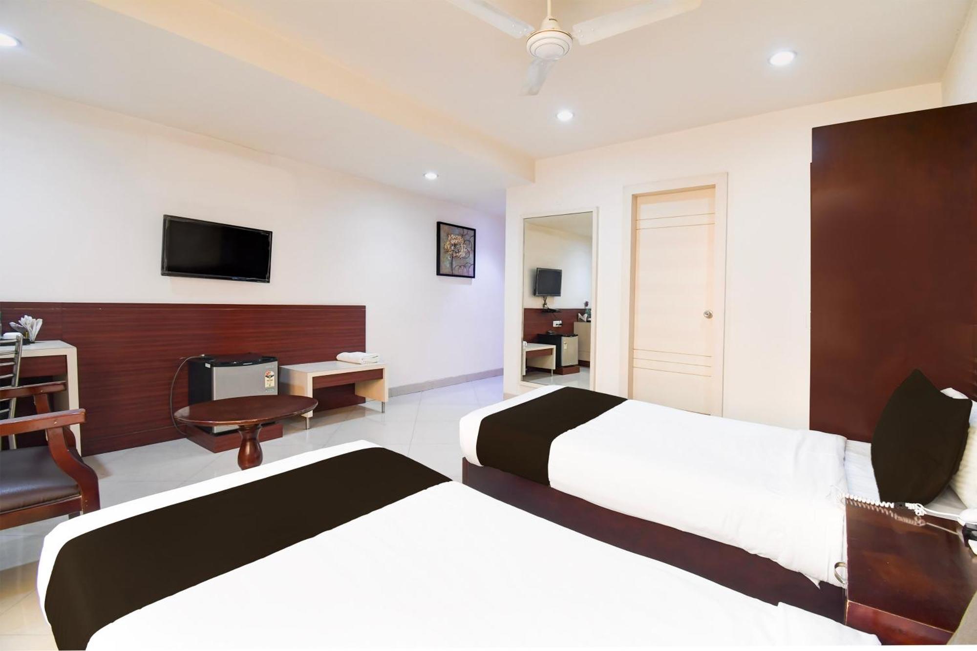 Super Townhouse Harmu Road Formerly Elite City 兰契 外观 照片